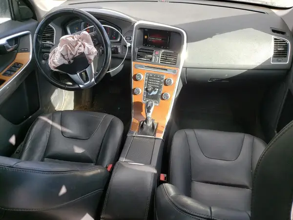 YV440MRU8H2088288 2017 VOLVO XC60 - Image 8