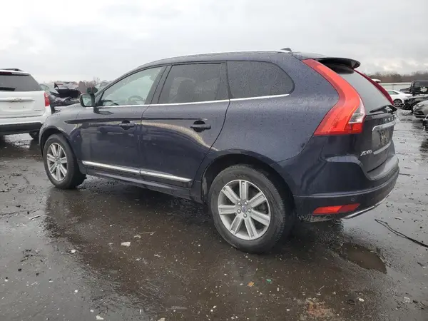YV440MRU8H2133682 2017 VOLVO XC60 - Image 2