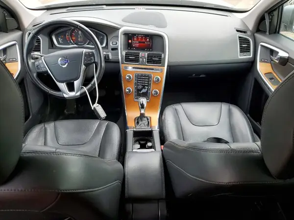 YV440MRU8H2141751 2017 VOLVO XC60 - Image 8