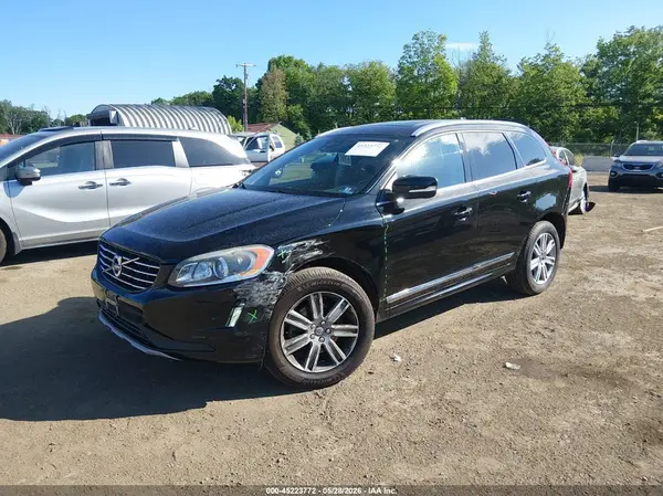 YV440MRU8H2223494 2017 VOLVO XC60 - Image 2