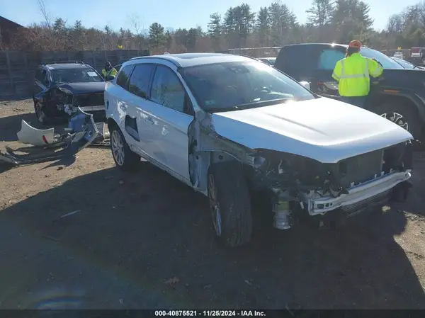 YV440MRU9H2111805 2017 VOLVO XC60 - Image 1