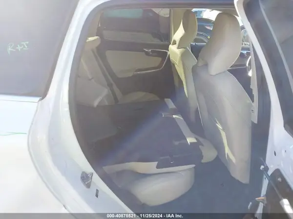 YV440MRU9H2111805 2017 VOLVO XC60 - Image 8
