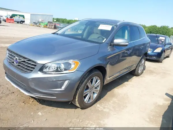YV440MRU9H2126532 2017 VOLVO XC60 - Image 2