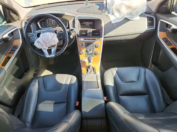YV440MRU9H2136882 2017 VOLVO XC60 - Image 8