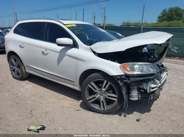 YV440MRU9H2141032 2017 VOLVO XC60 - Image 1