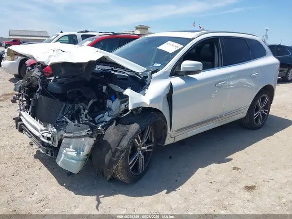 YV440MRU9H2141032 2017 VOLVO XC60 - Image 2