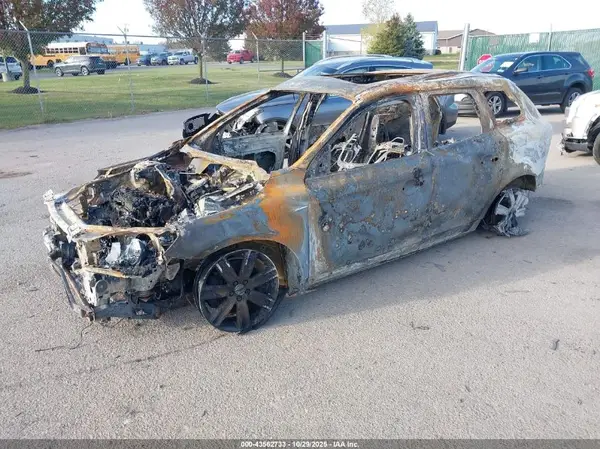 YV440MRU9H2154878 2017 VOLVO XC60 - Image 2