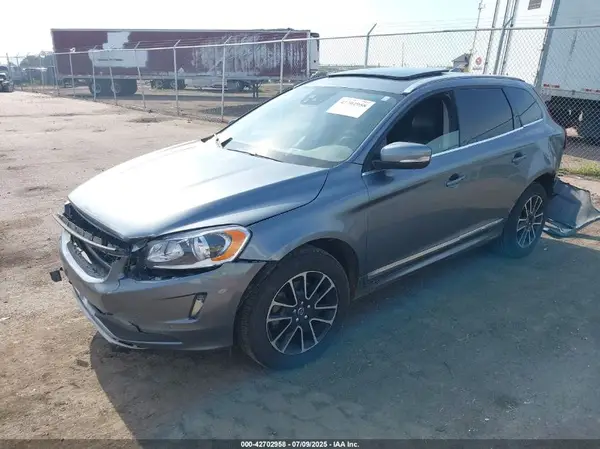 YV440MRU9H2163998 2017 VOLVO XC60 - Image 2