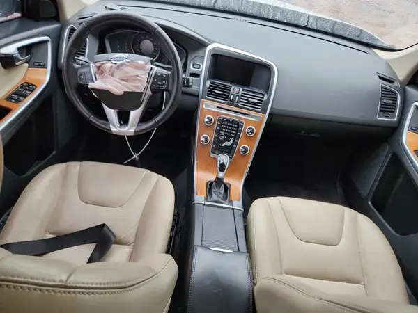 YV440MRUXH2097994 2017 VOLVO XC60 - Image 8