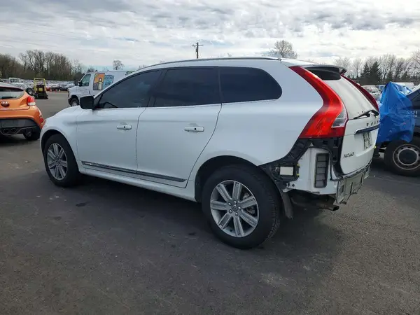 YV440MRUXH2156350 2017 VOLVO XC60 - Image 2