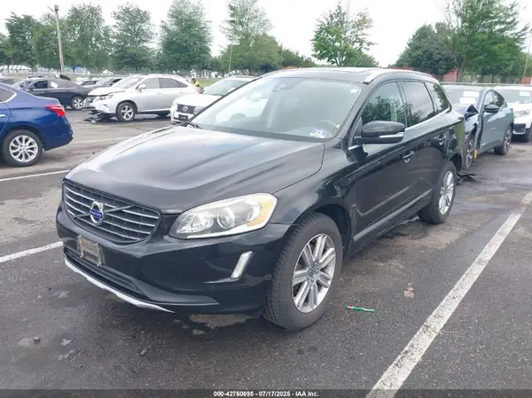 YV440MRUXH2223108 2017 VOLVO XC60 - Image 2