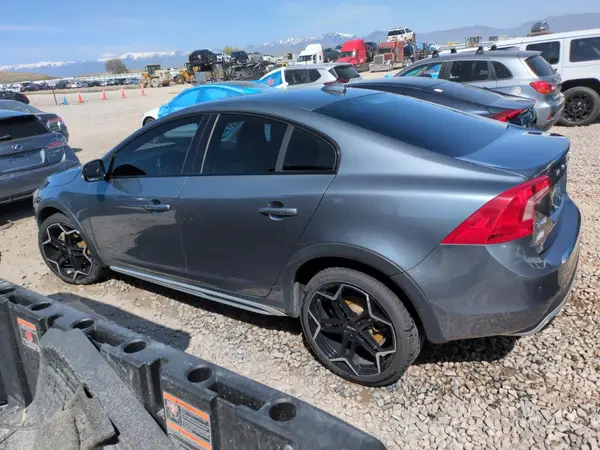 YV440MUM0H2005072 2017 VOLVO S60 - Image 2