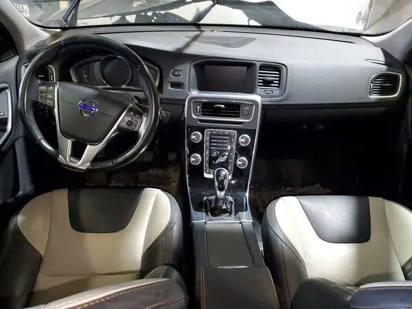 YV440MUM8H2004154 2017 VOLVO S60 - Image 8