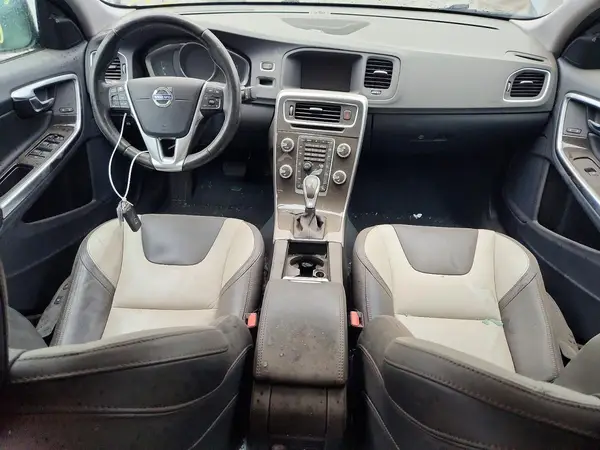 YV440MUM8H2004283 2017 VOLVO S60 - Image 8