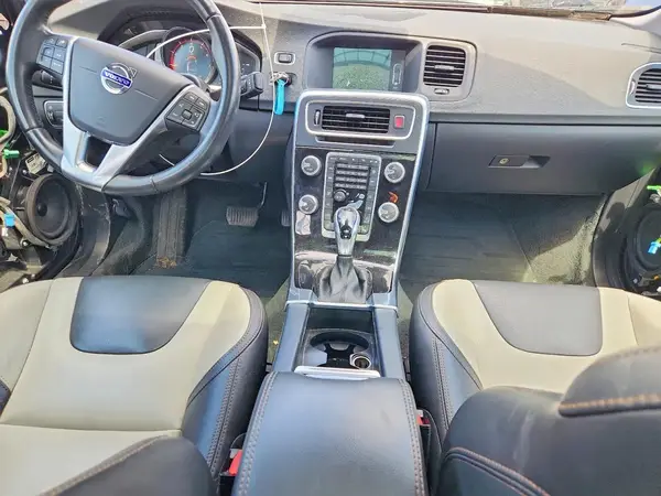 YV440MUM9H2004227 2017 VOLVO S60 - Image 8