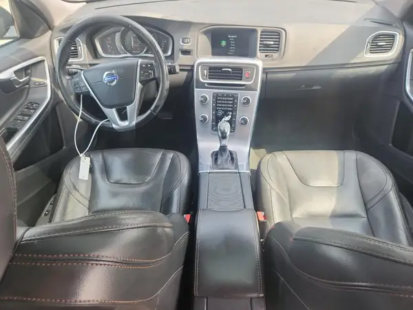 YV440MWK0H1023198 2017 VOLVO V60 - Image 8