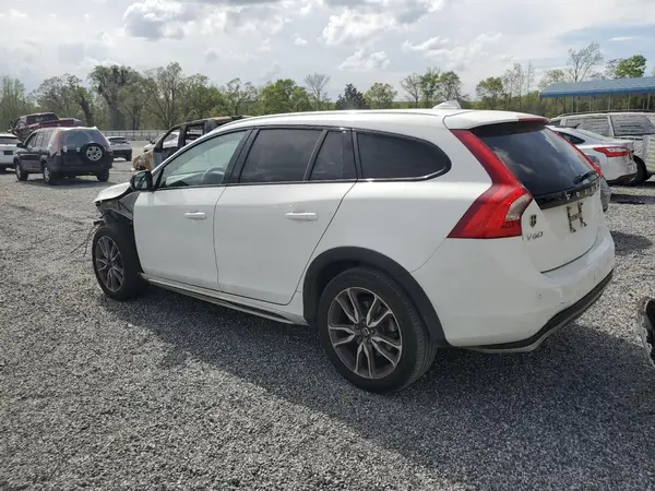 YV440MWK0J2057139 2018 VOLVO V60 - Image 2