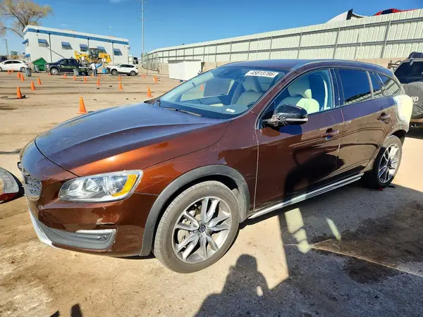 YV440MWK1J2049003 2018 VOLVO V60 - Image 1