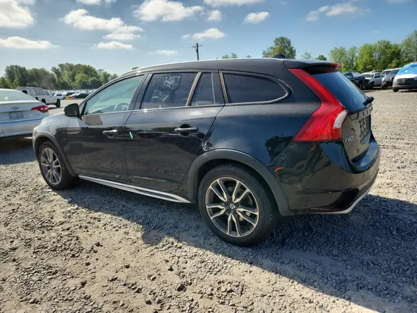 YV440MWK5J2057170 2018 VOLVO V60 - Image 2