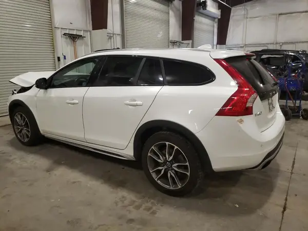 YV440MWK6H1039986 2017 VOLVO V60 - Image 2