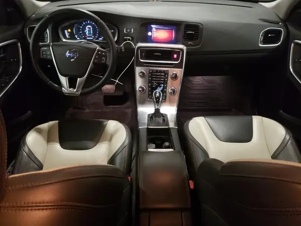 YV440MWK6H1039986 2017 VOLVO V60 - Image 8