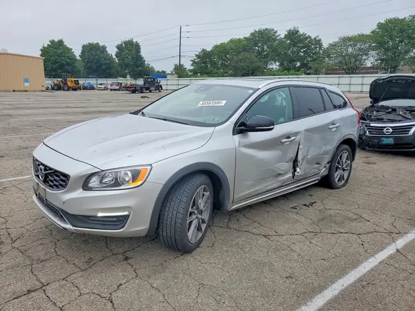 YV440MWK6J2052396 2018 VOLVO V60 - Image 1