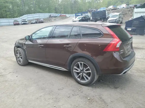 YV440MWK8J2058037 2018 VOLVO V60 - Image 2