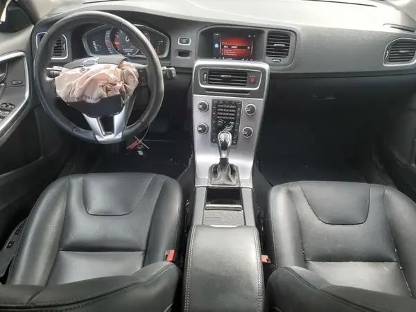YV440MWK8J2058037 2018 VOLVO V60 - Image 8