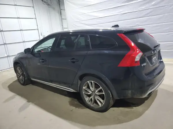 YV440MWK9H1028982 2017 VOLVO V60 - Image 2