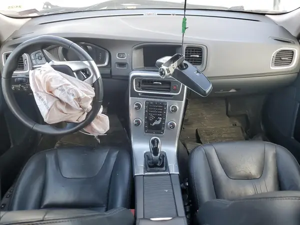 YV440MWK9H1041375 2017 VOLVO V60 - Image 8