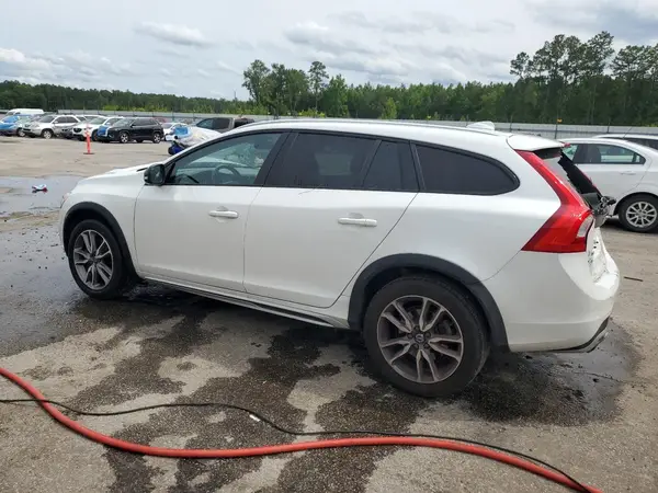YV440MWKXJ2058198 2018 VOLVO V60 - Image 2