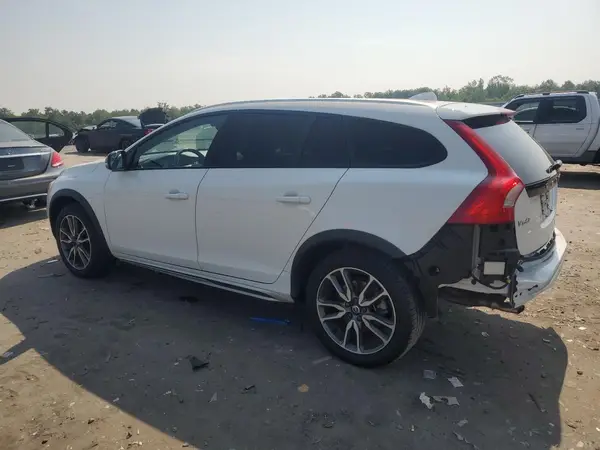 YV440MWKXJ2059075 2018 VOLVO V60 - Image 2