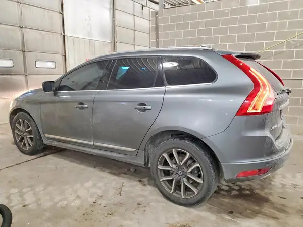 YV449MDK0G2787635 2016 VOLVO XC60 - Image 2