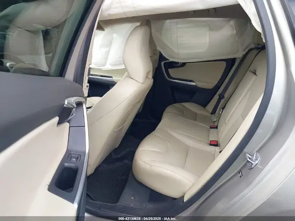 YV449MDK3G2857211 2016 VOLVO XC60 - Image 8