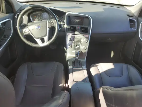 YV449MDK8G2782327 2016 VOLVO XC60 - Image 8