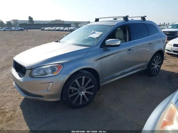 YV449MDK9G2895915 2016 VOLVO XC60 - Image 2