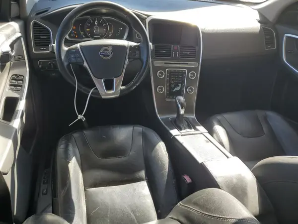 YV449MDKXG2788100 2016 VOLVO XC60 - Image 8