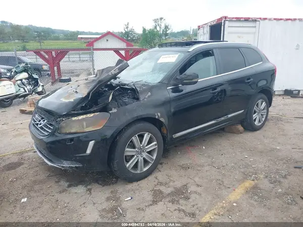 YV449MDM0G2811062 2016 VOLVO XC60 - Image 2