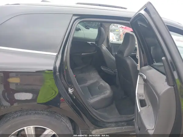 YV449MDM0G2811062 2016 VOLVO XC60 - Image 8