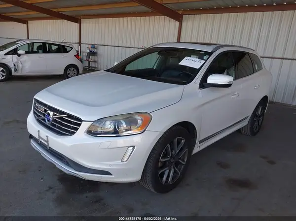 YV449MDM1G2842613 2016 VOLVO XC60 - Image 2