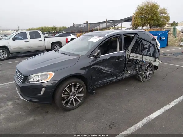YV449MDM1G2867852 2016 VOLVO XC60 - Image 2