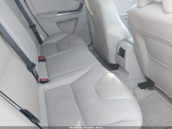 YV449MDM3G2863222 2016 VOLVO XC60 - Image 8