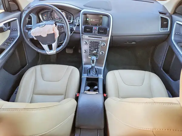YV449MDM9G2868909 2016 VOLVO XC60 - Image 8
