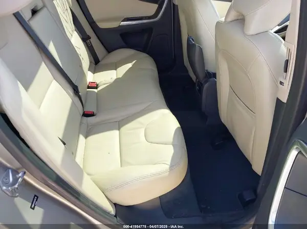 YV449MDMXG2867316 2016 VOLVO XC60 - Image 8