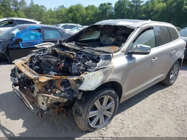 YV449MRK0G2926106 2016 VOLVO XC60 - Image 2