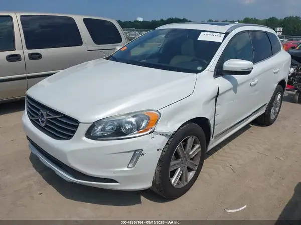 YV449MRK1G2874632 2016 VOLVO XC60 - Image 2
