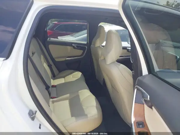 YV449MRK1G2874632 2016 VOLVO XC60 - Image 8