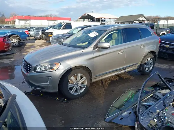 YV449MRK1G2905782 2016 VOLVO XC60 - Image 2