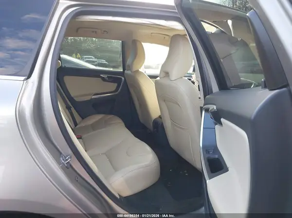 YV449MRK1G2905782 2016 VOLVO XC60 - Image 8