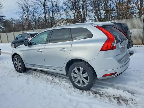 YV449MRK1G2927992 2016 VOLVO XC60 - Image 2